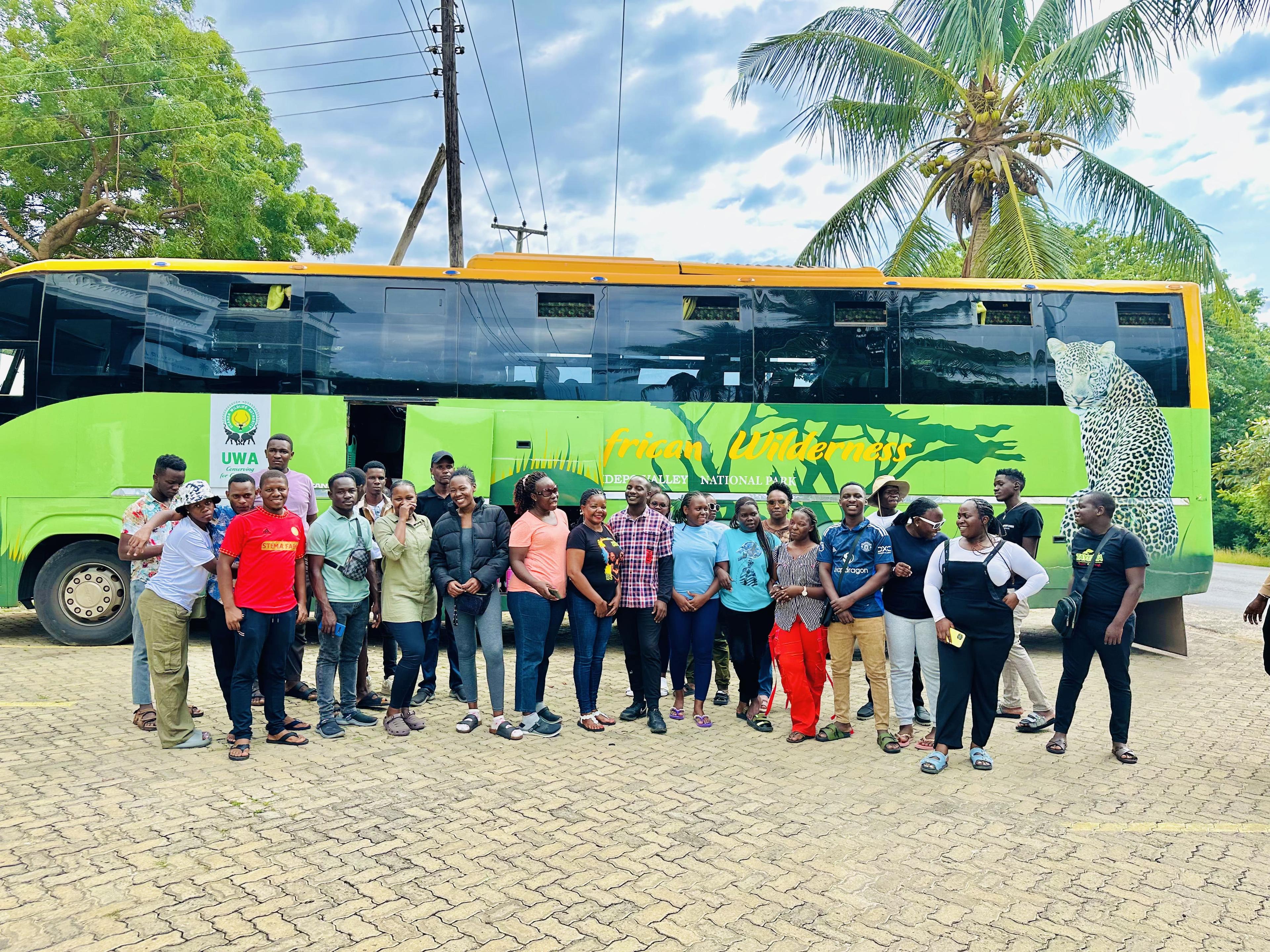 Pearl Link Safaris team assisting clients